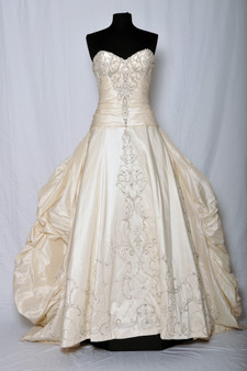 Eve of Milady Bridals 0112727