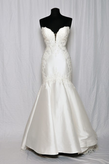 BRIDALS BY LORI EXCLUSIVE 0138981