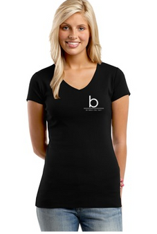 A soft, cottony hand combines traditional cut with sweat-wicking performance to keep you cooler and drier while training or lounging around. Raglan sleeves with flatlock stitching adds comfort and makes for easy movement. An anti-pill finish keeps this high-performer looking great.